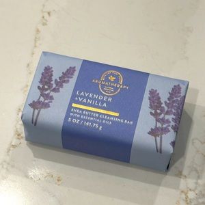 NWT Bath & Body Works Lavender & Vanilla Shea Butter Bar Soap! 💕